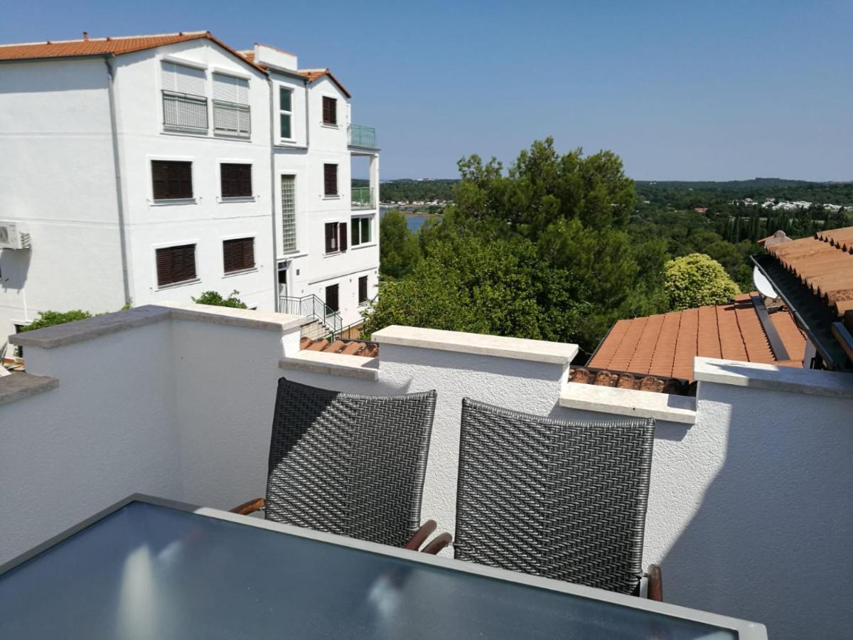 Ferienhaus Bozena Appartment 6 Vrsar Bagian luar foto